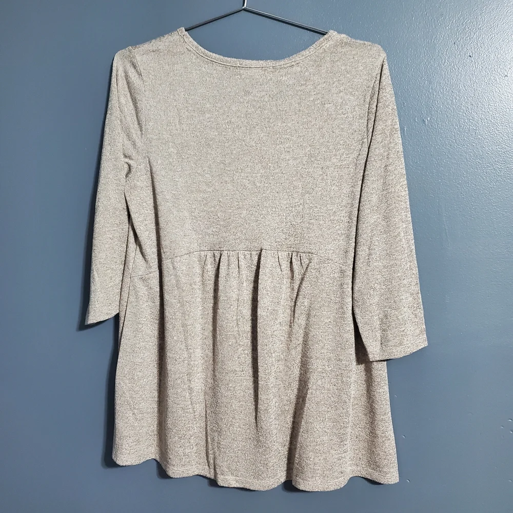 Cactus + Pearl Taupe Knit Top with Sheep and Flower Applique with Half Sleeves - Picture 4 of 5